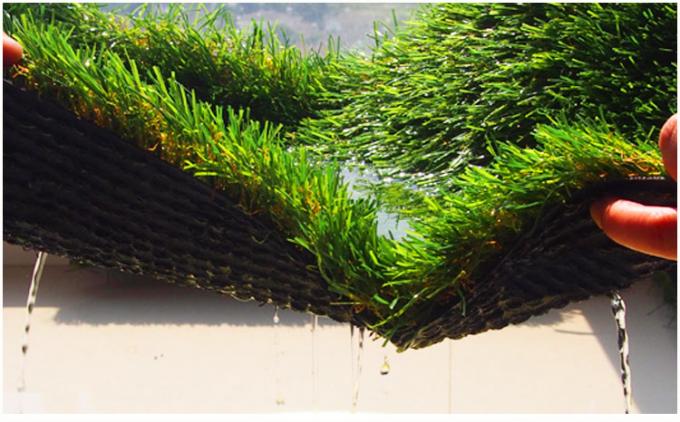 herbe de aménagement résistante à hautes températures de aménagement de gazon d'herbe artificielle de 50mm