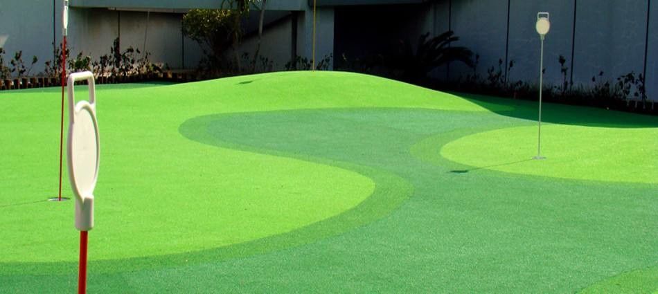 Professional Natural Green Golf Artificial Turf  Customized Size Easy To Maintain